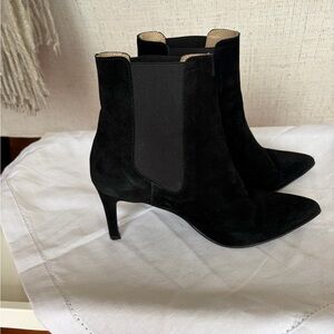 Chic Black Suede Heeled Boots